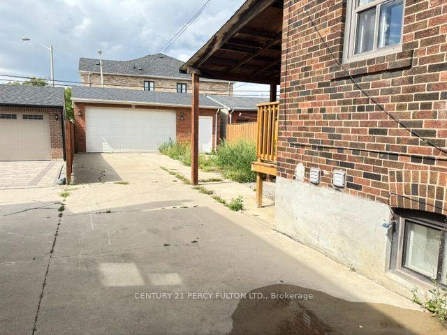 Photo 2 of Unit Main Floor unit, 540 Old Weston Road, Toronto, Weston-Pellam Park — HOMEH
