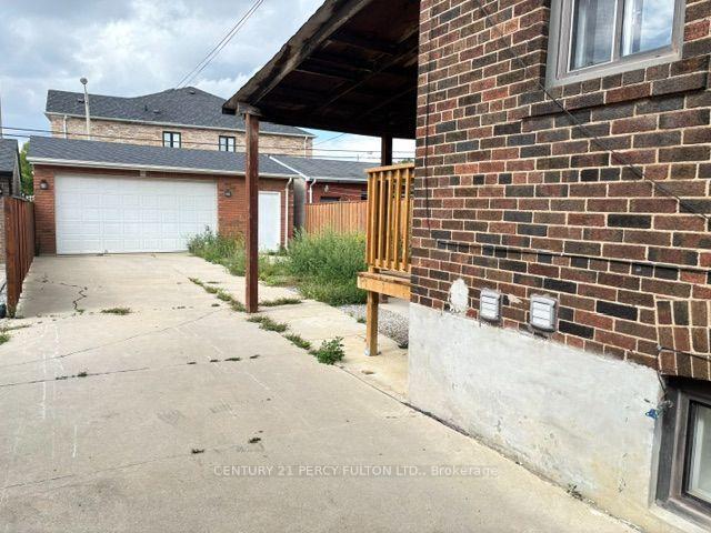 Photo 16 of Unit Main Floor unit, 540 Old Weston Road, Toronto, Weston-Pellam Park — HOMEH
