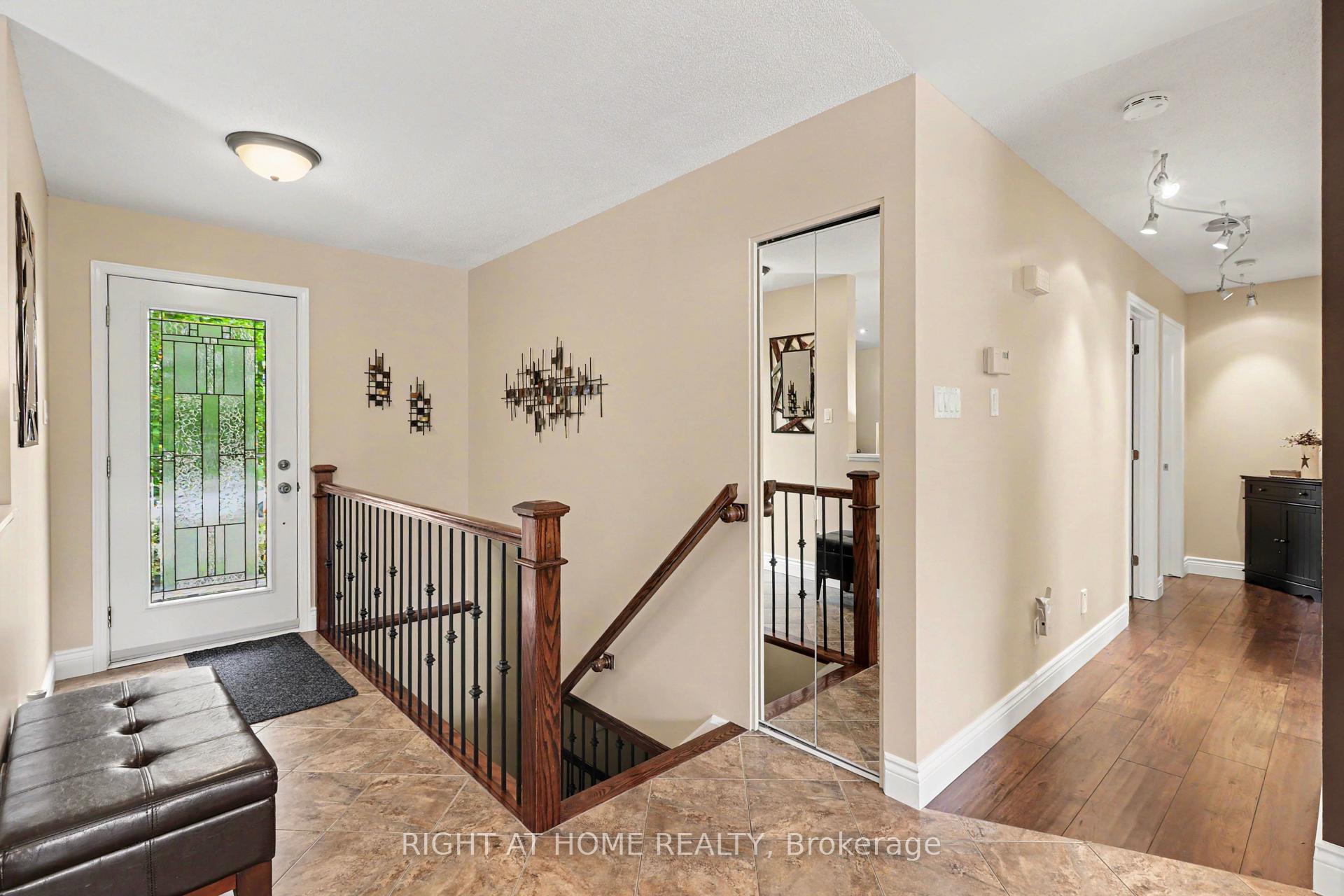 Photo 6 of 1250 Loeper Street, Ottawa, Navan — HOMEH