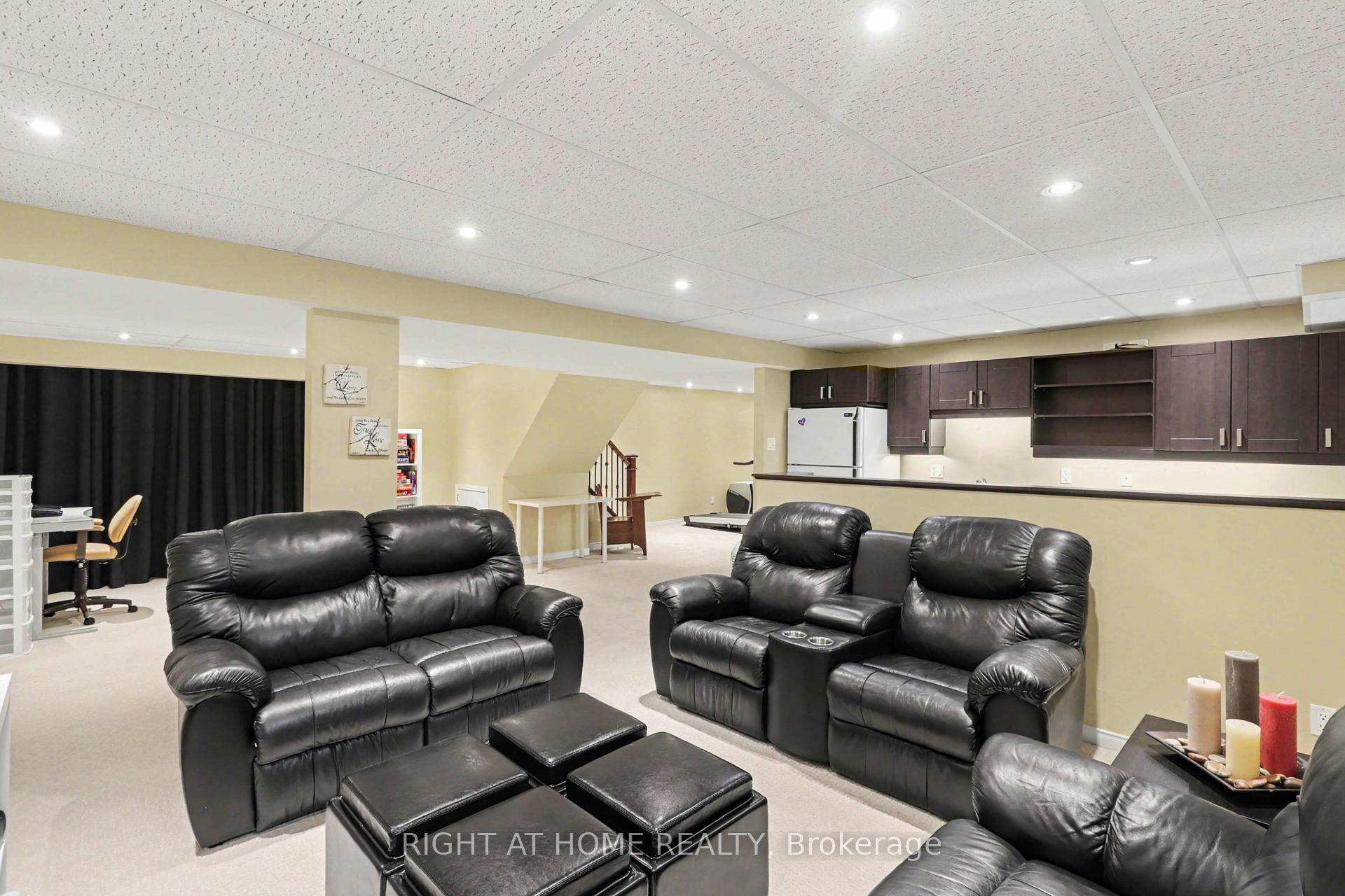 Photo 26 of 1250 Loeper Street, Ottawa, Navan — HOMEH