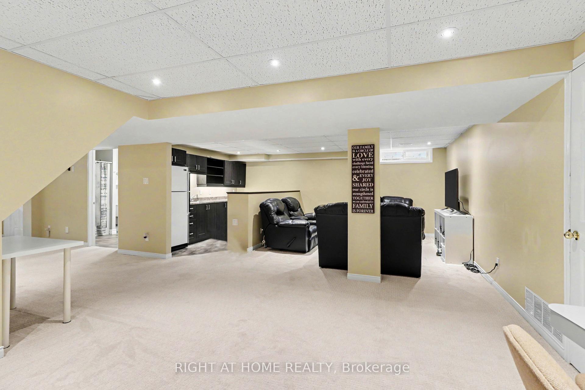 Photo 34 of 1250 Loeper Street, Ottawa, Navan — HOMEH