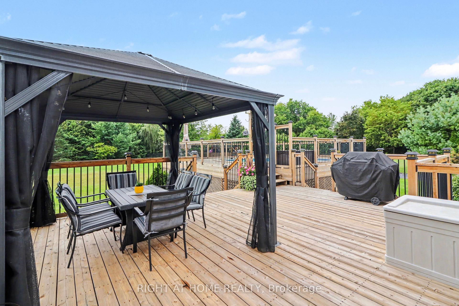 Photo 36 of 1250 Loeper Street, Ottawa, Navan — HOMEH