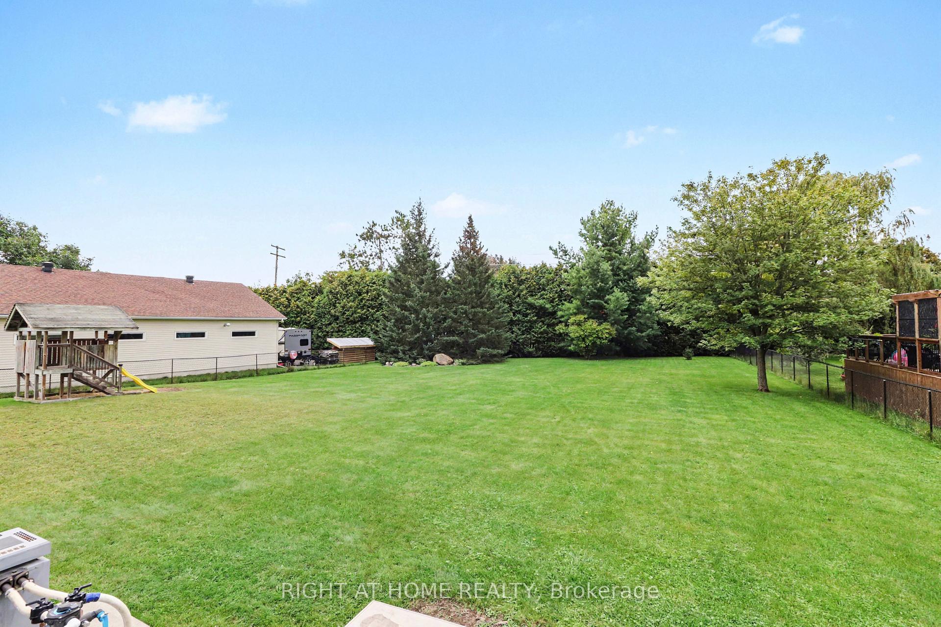 Photo 41 of 1250 Loeper Street, Ottawa, Navan — HOMEH