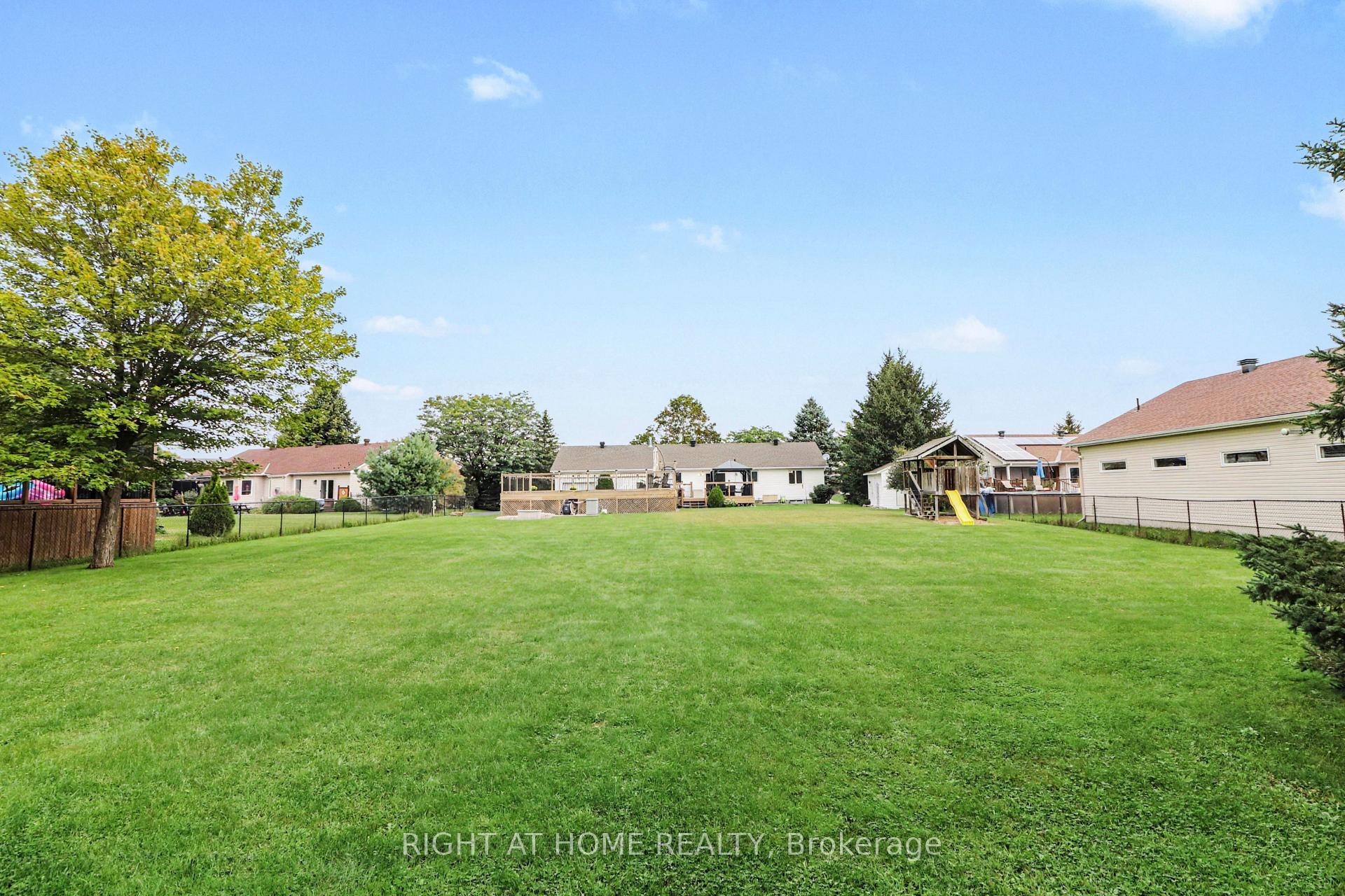 Photo 44 of 1250 Loeper Street, Ottawa, Navan — HOMEH