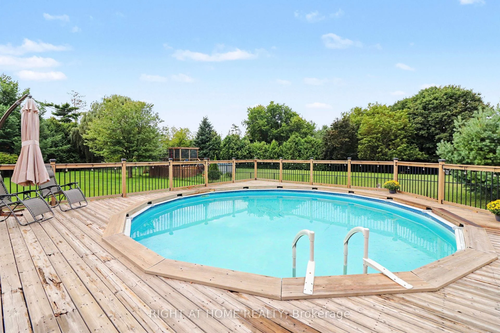 Photo 42 of 1250 Loeper Street, Ottawa, Navan — HOMEH