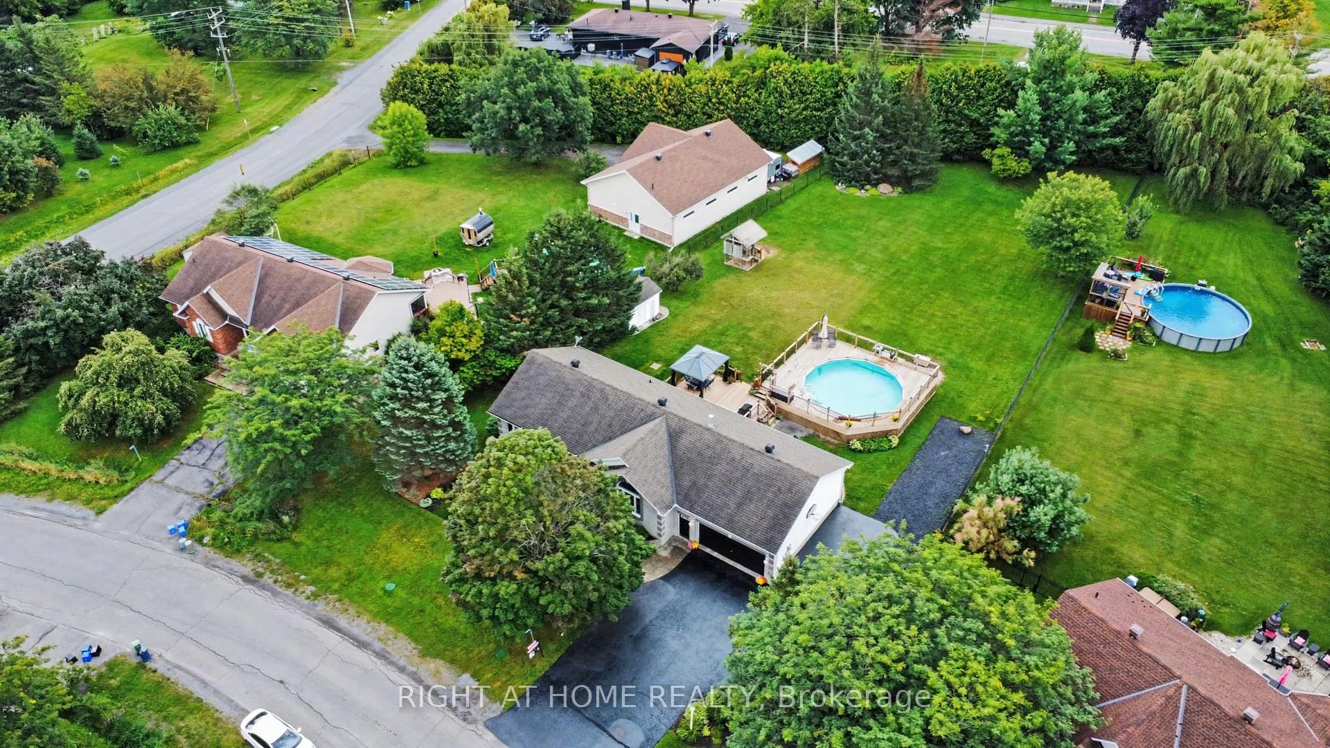 Photo 52 of 1250 Loeper Street, Ottawa, Navan — HOMEH