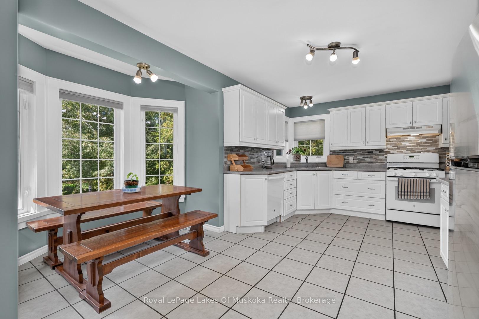 Photo 36 of 140 Simpson Street, Burk's Falls — HOMEH