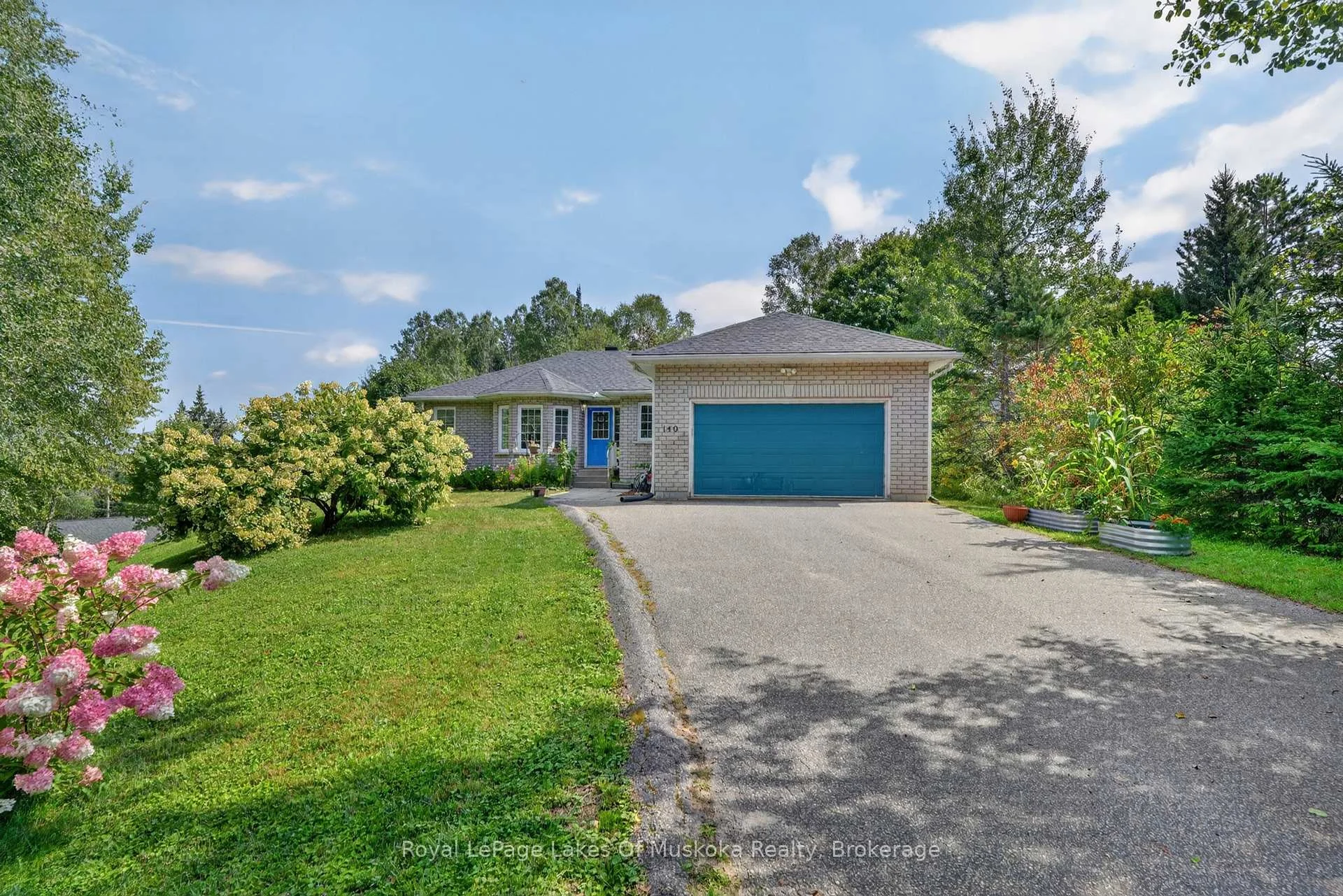Photo 2 of 140 Simpson Street, Burk's Falls — HOMEH