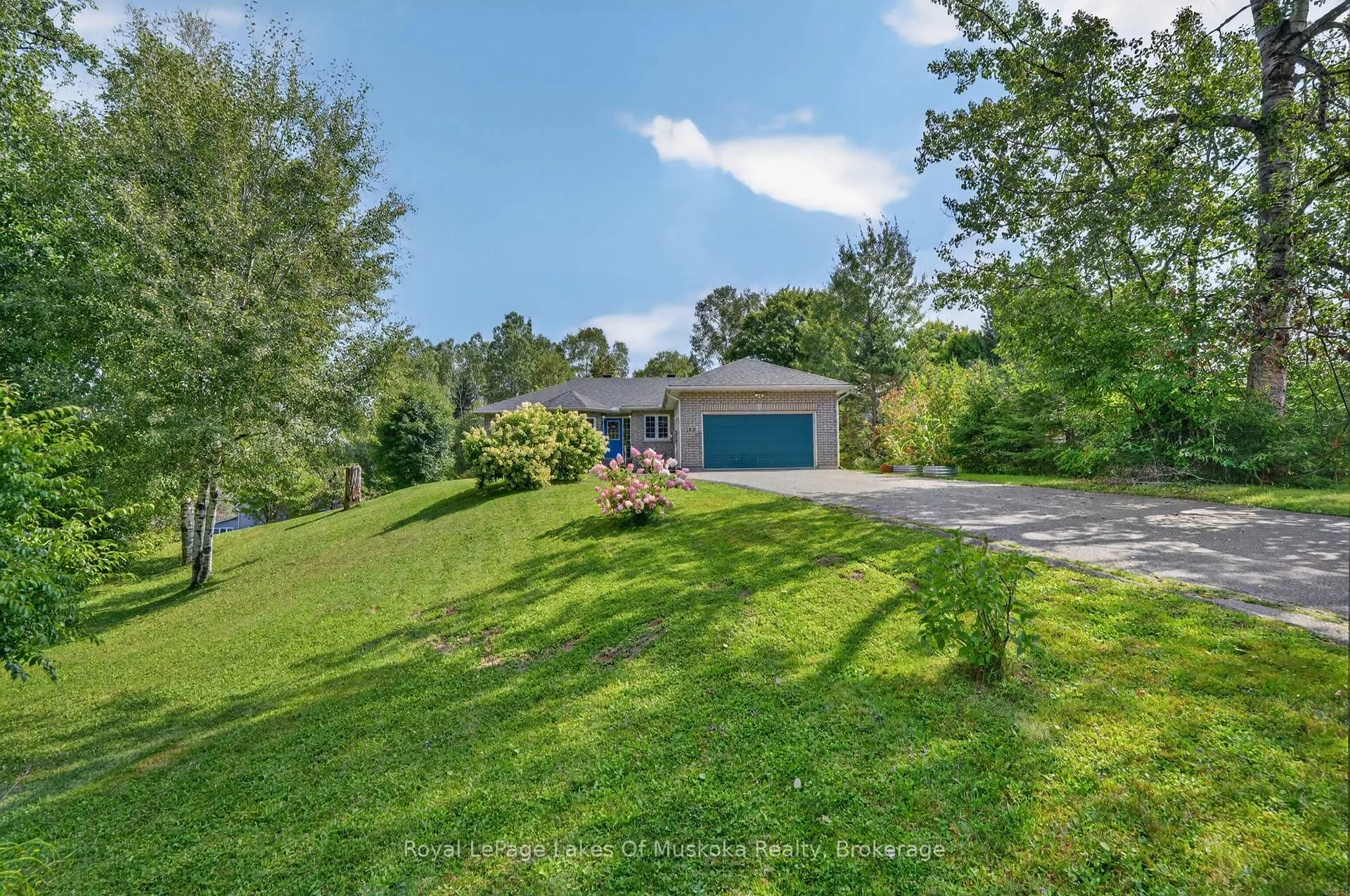 Photo 3 of 140 Simpson Street, Burk's Falls — HOMEH