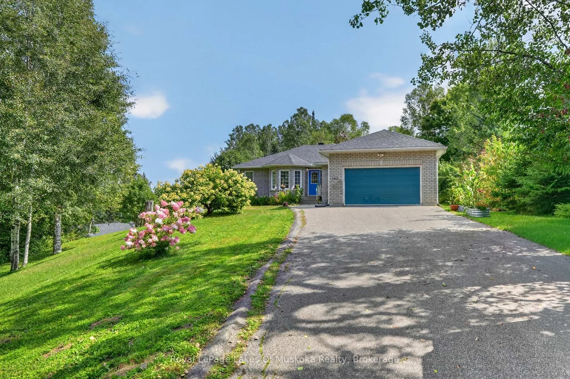 Photo 4 of 140 Simpson Street, Burk's Falls — HOMEH