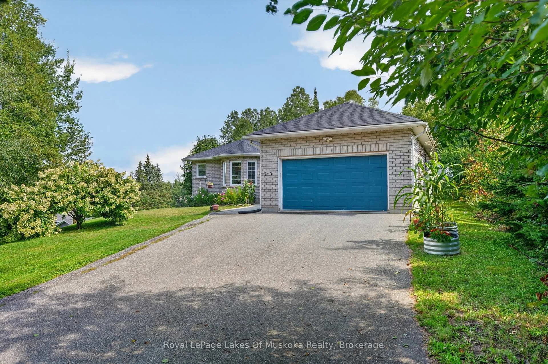 Photo 12 of 140 Simpson Street, Burk's Falls — HOMEH