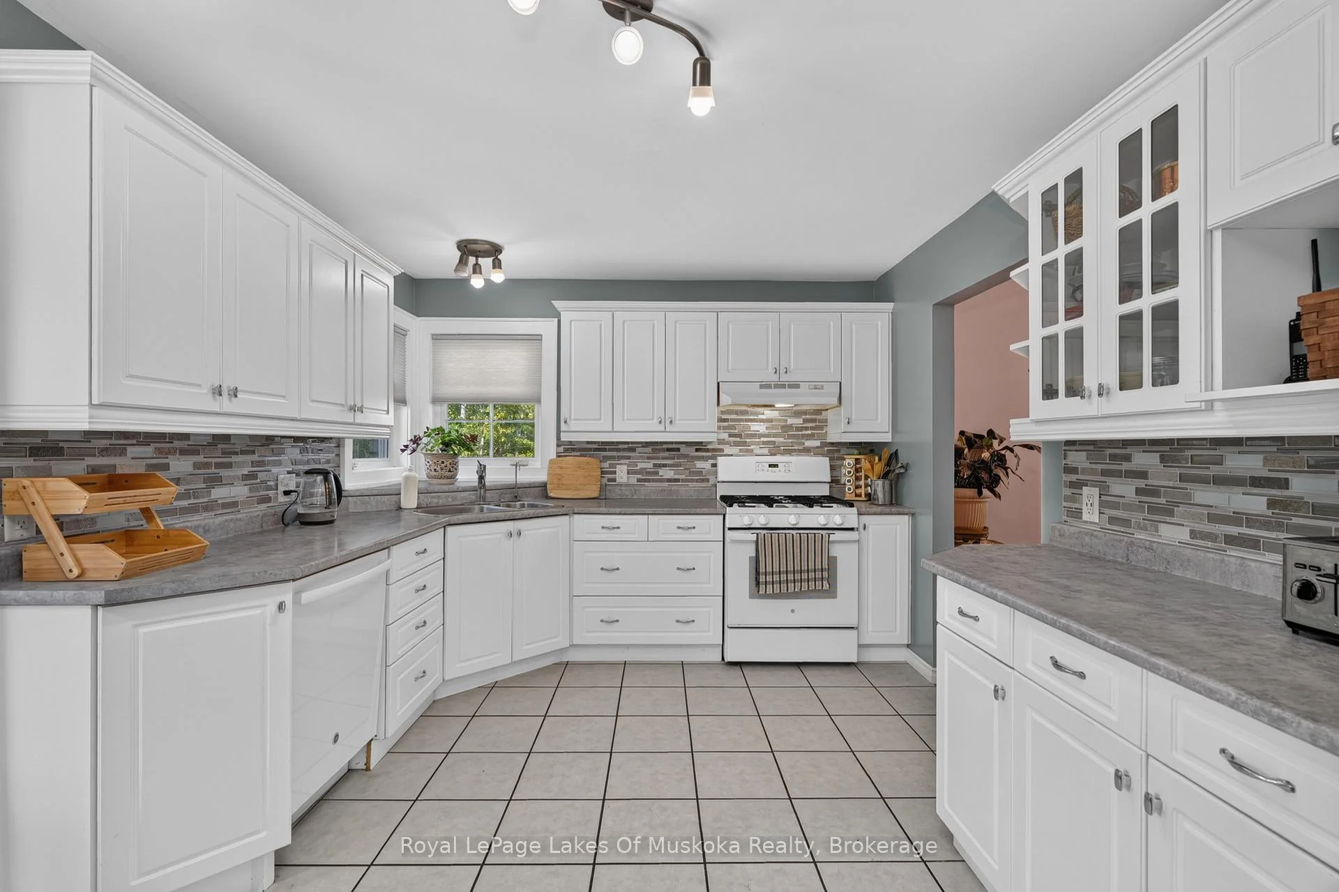 Photo 23 of 140 Simpson Street, Burk's Falls — HOMEH