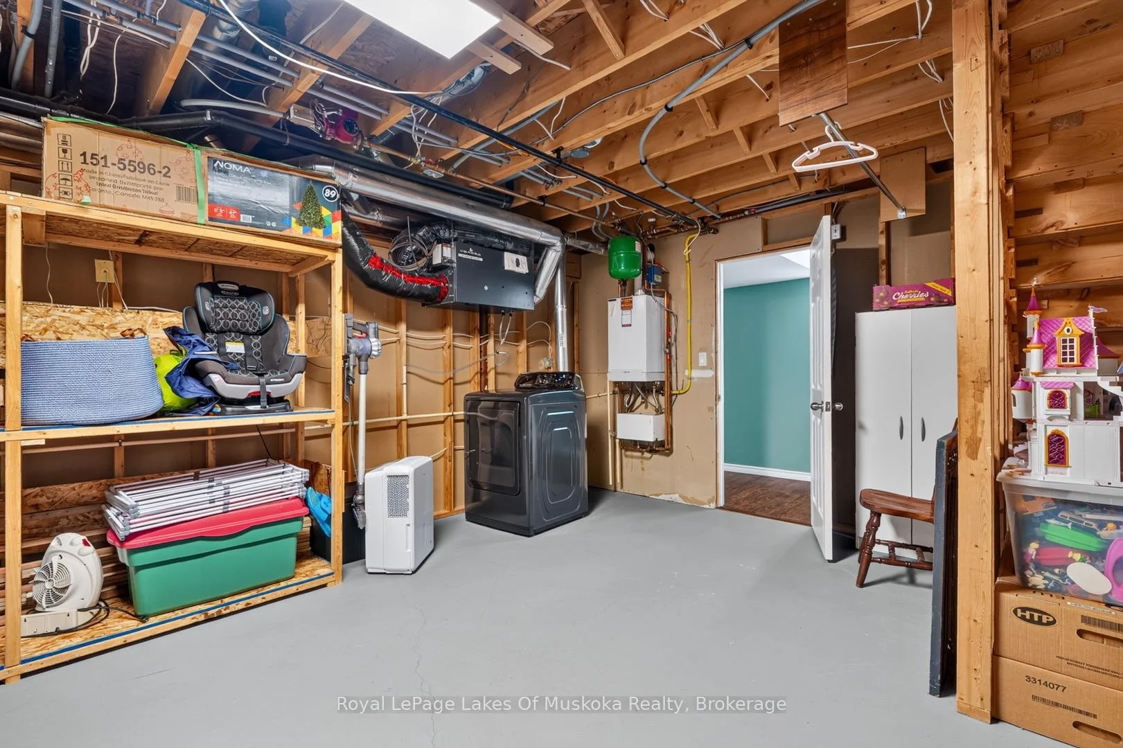 Photo 98 of 140 Simpson Street, Burk's Falls — HOMEH