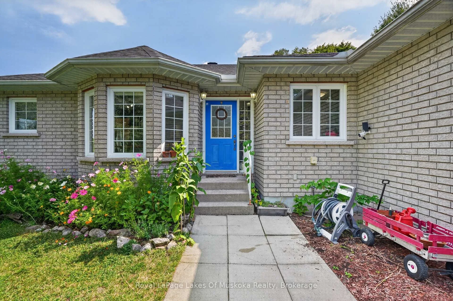 Photo 100 of 140 Simpson Street, Burk's Falls — HOMEH
