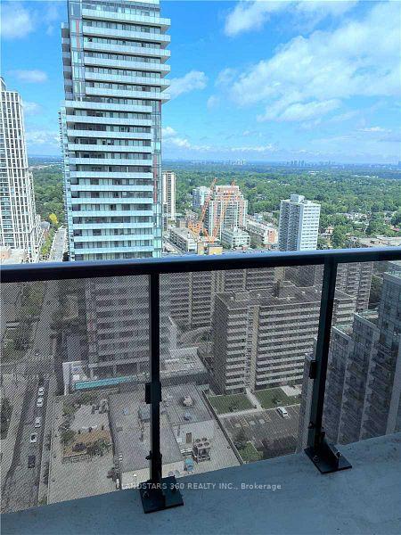 Photo 5 of Unit 2904, 125 redpath Avenue, Toronto, Mount Pleasant West — HOMEH