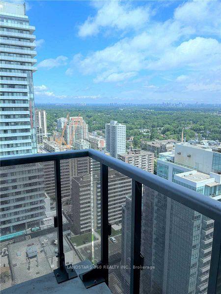 Photo 6 of Unit 2904, 125 redpath Avenue, Toronto, Mount Pleasant West — HOMEH