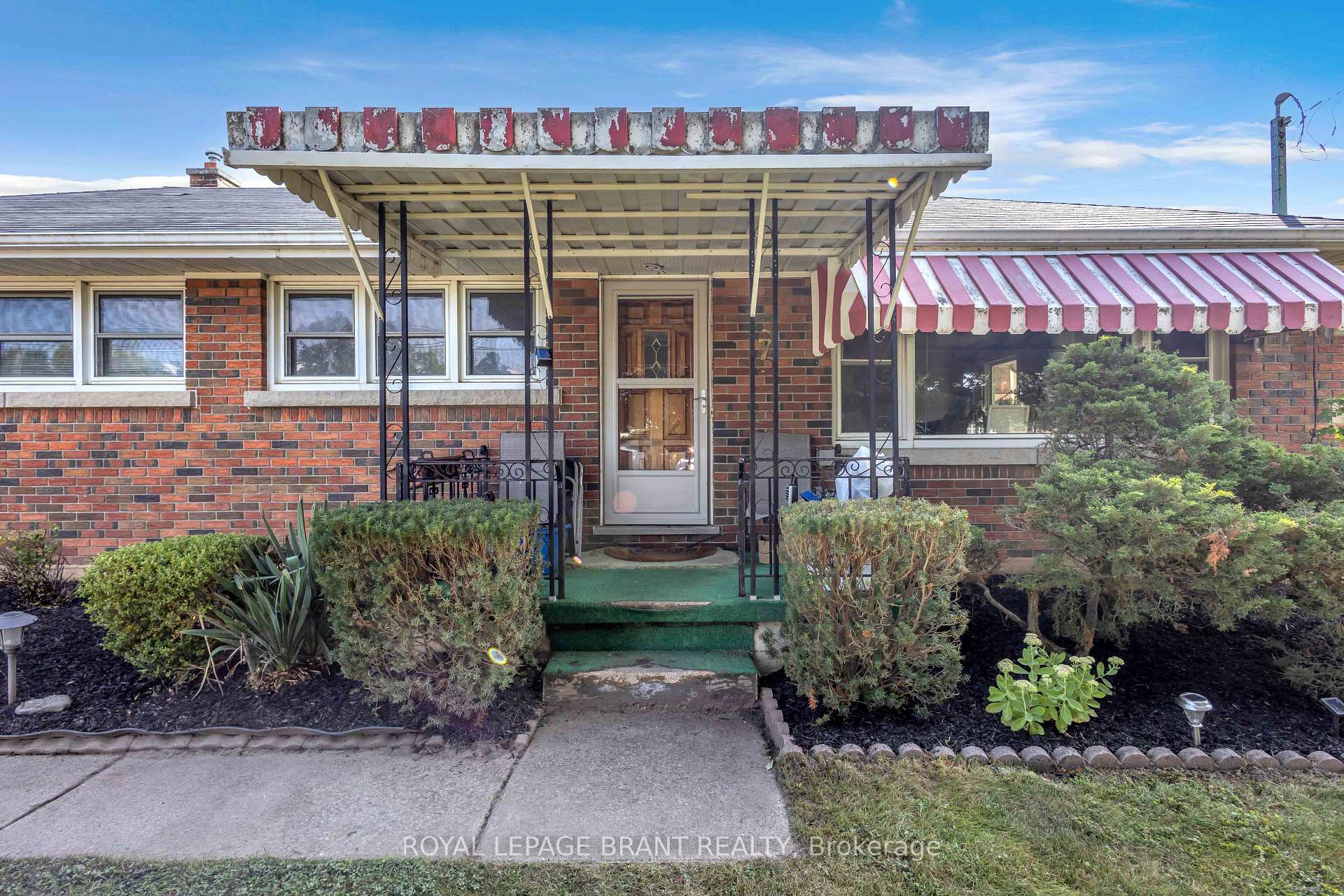 Photo 3 of 7 Willowdale Street, Brant, Brantford Twp — HOMEH