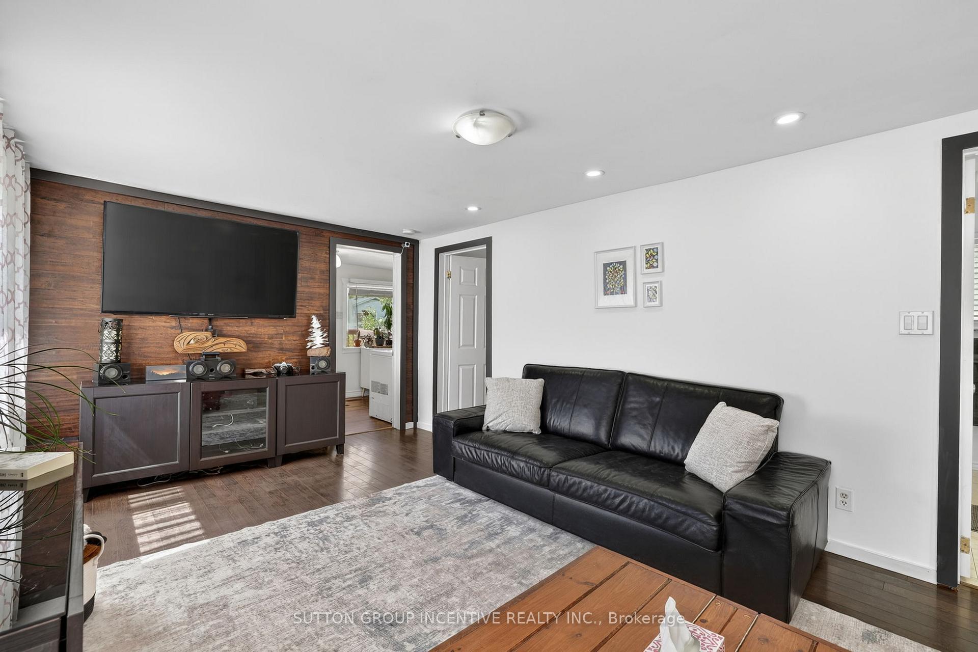 Photo 11 of 191 Ways Bay Drive, Georgina, Keswick North — HOMEH