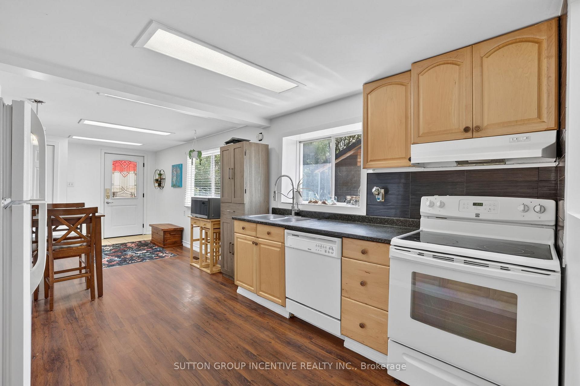 Photo 19 of 191 Ways Bay Drive, Georgina, Keswick North — HOMEH