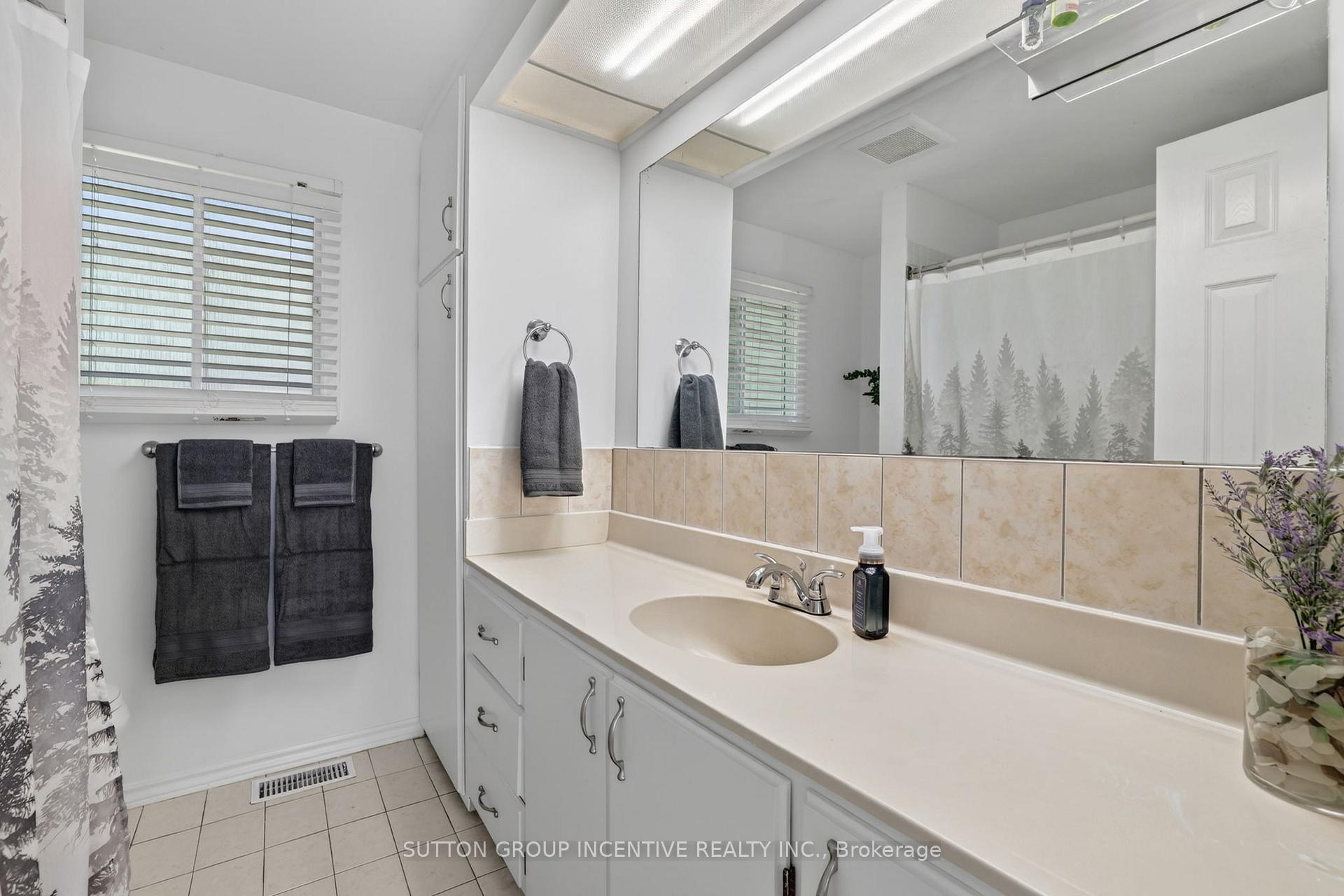 Photo 20 of 191 Ways Bay Drive, Georgina, Keswick North — HOMEH