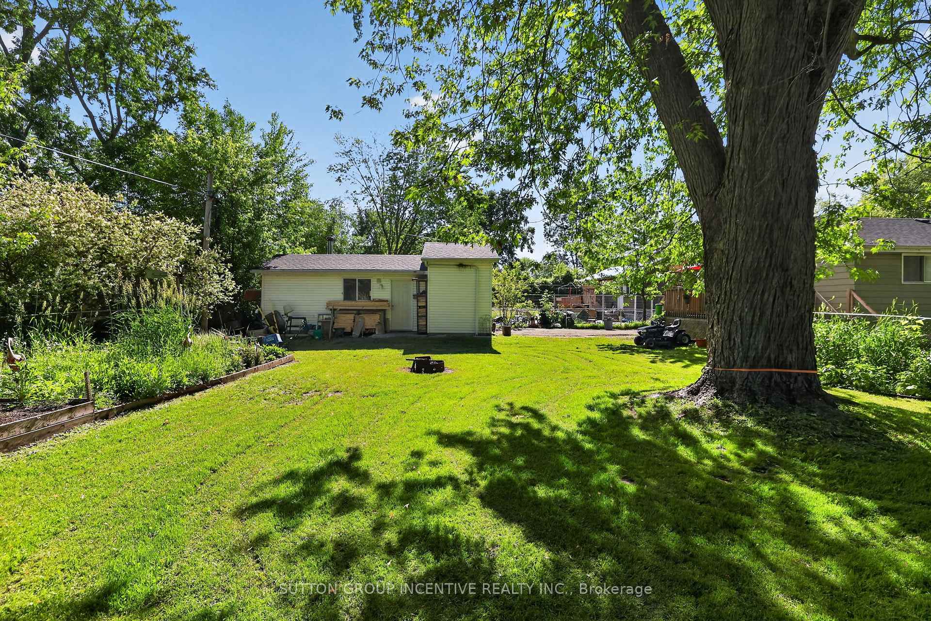 Photo 30 of 191 Ways Bay Drive, Georgina, Keswick North — HOMEH