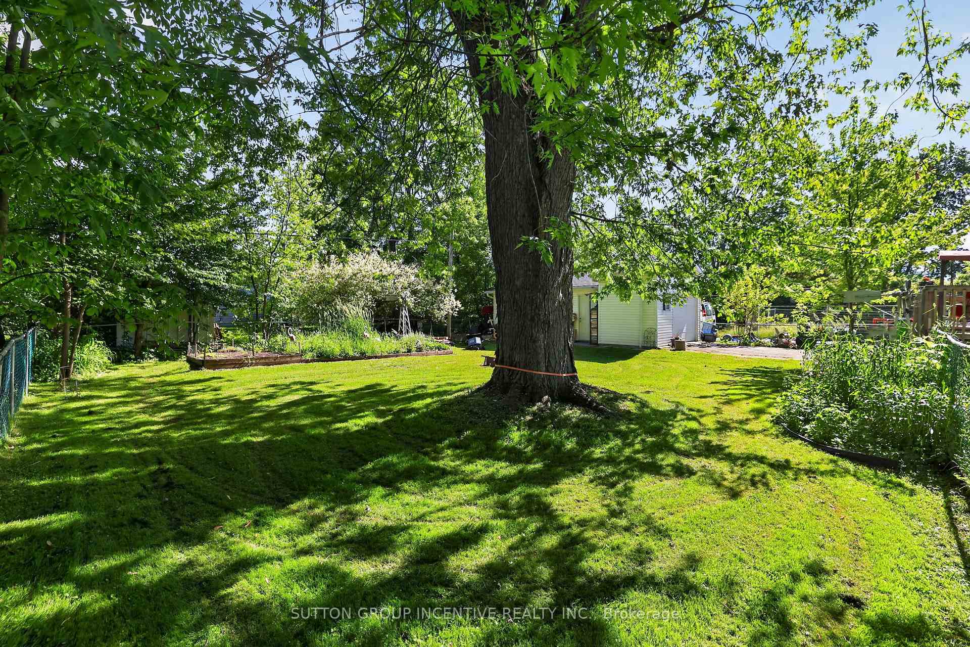 Photo 31 of 191 Ways Bay Drive, Georgina, Keswick North — HOMEH