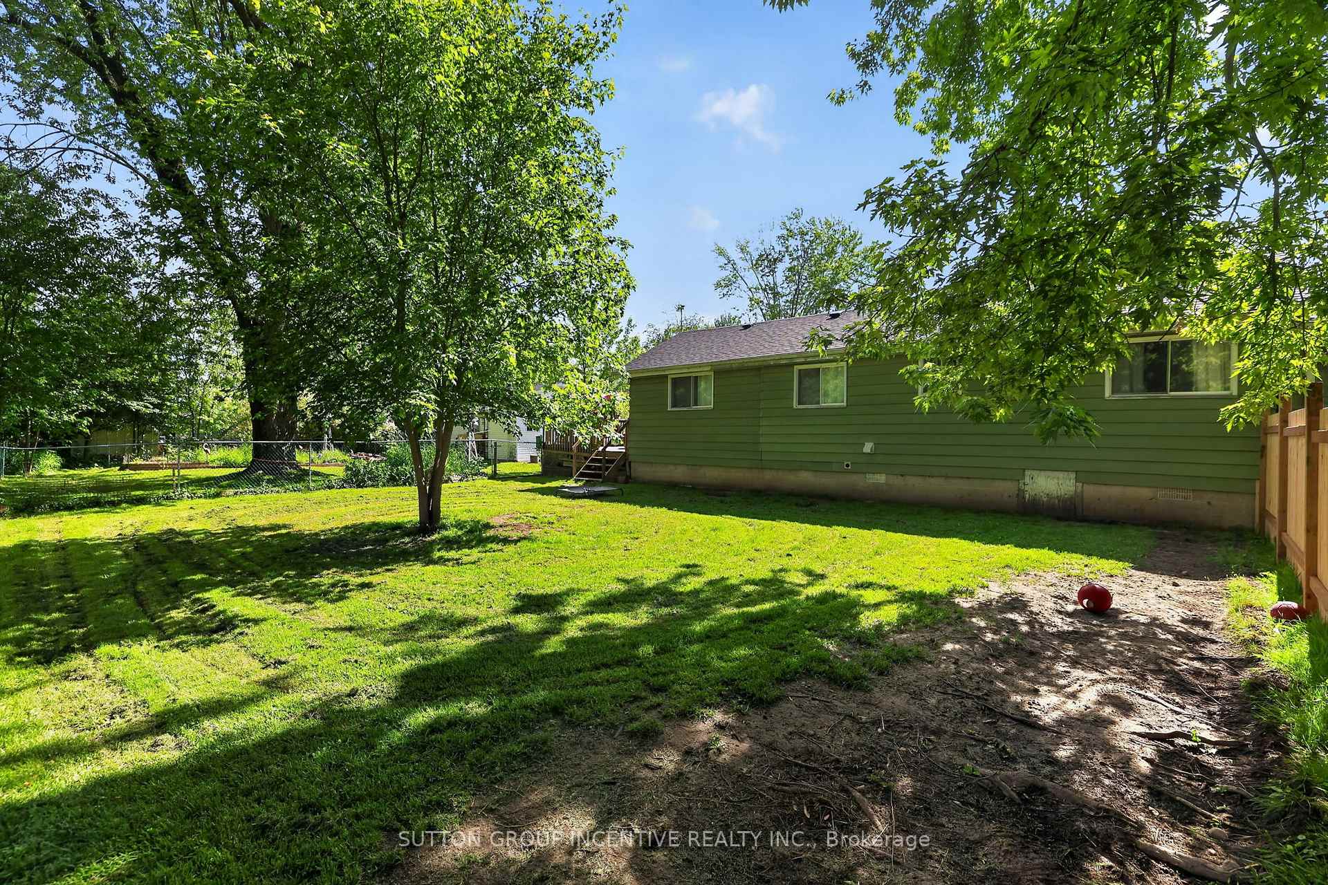 Photo 32 of 191 Ways Bay Drive, Georgina, Keswick North — HOMEH