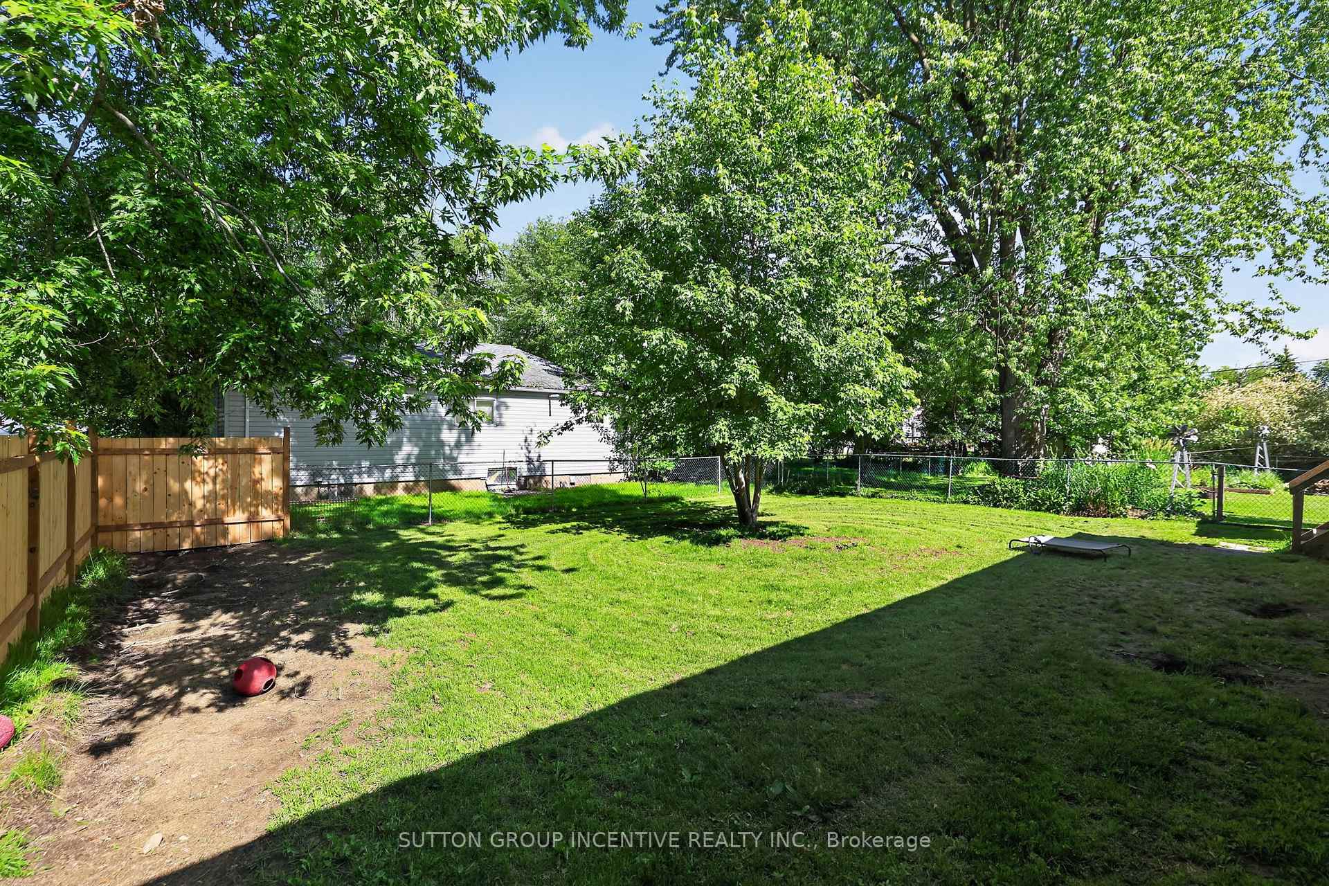 Photo 35 of 191 Ways Bay Drive, Georgina, Keswick North — HOMEH
