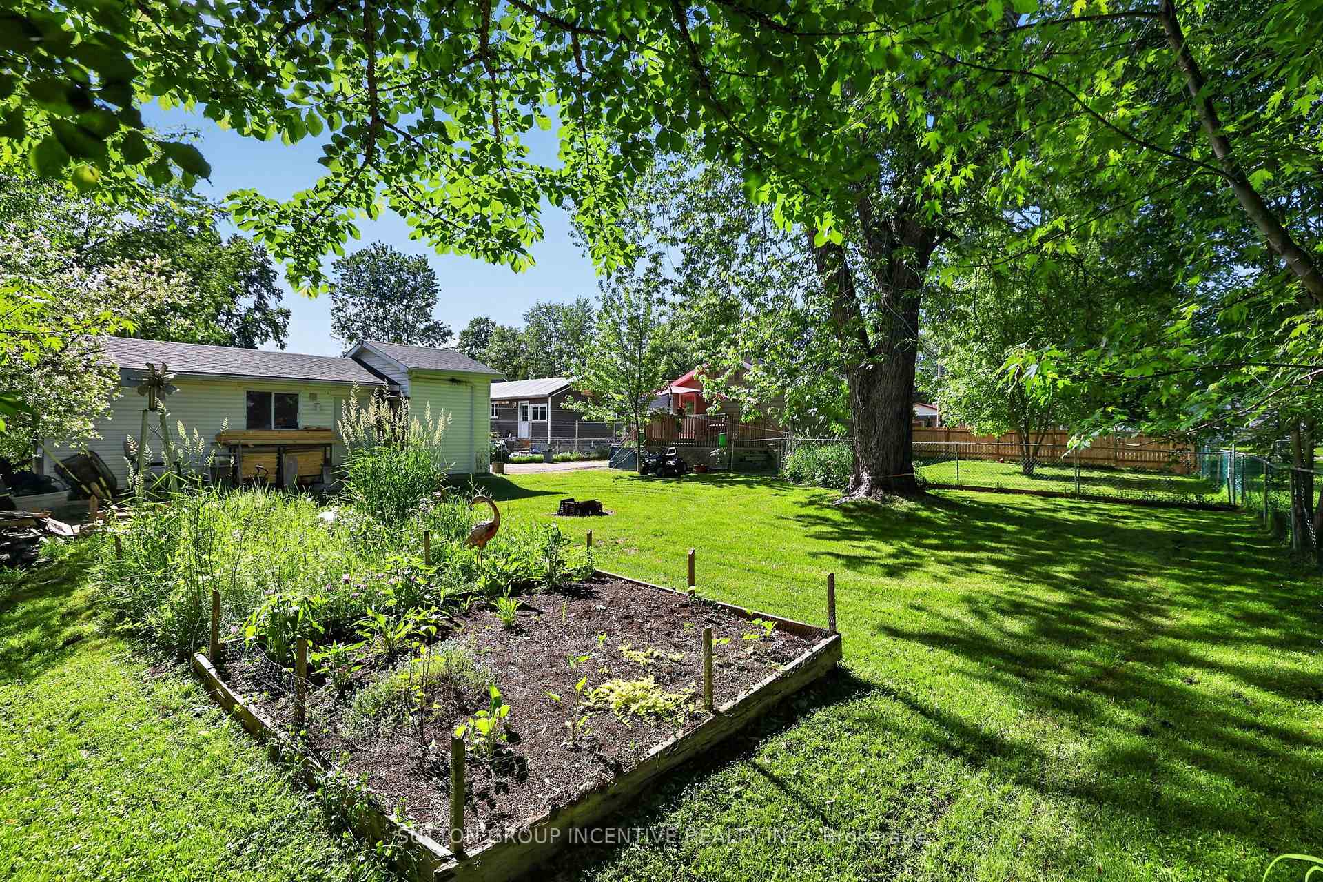 Photo 37 of 191 Ways Bay Drive, Georgina, Keswick North — HOMEH