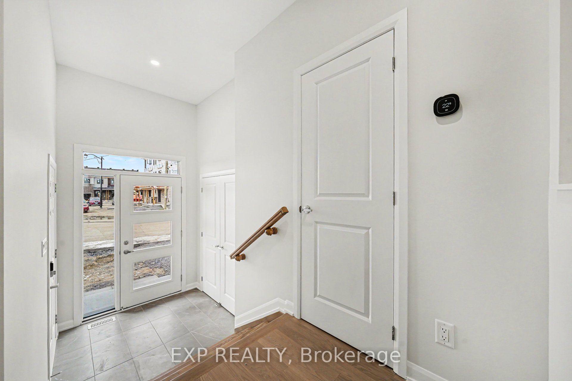 Photo 2 of 650 Moonglade Crescent, Ottawa, Barrhaven - Half Moon Bay — HOMEH