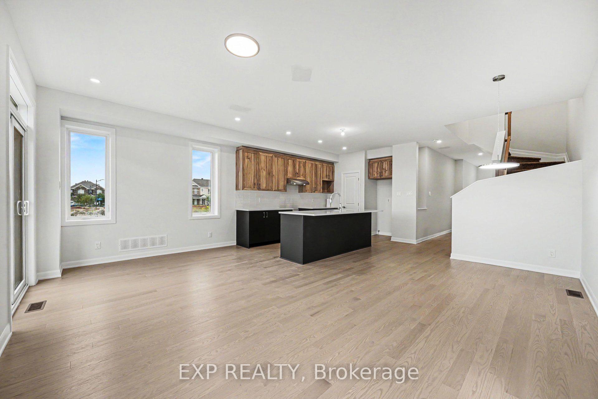 Photo 6 of 650 Moonglade Crescent, Ottawa, Barrhaven - Half Moon Bay — HOMEH