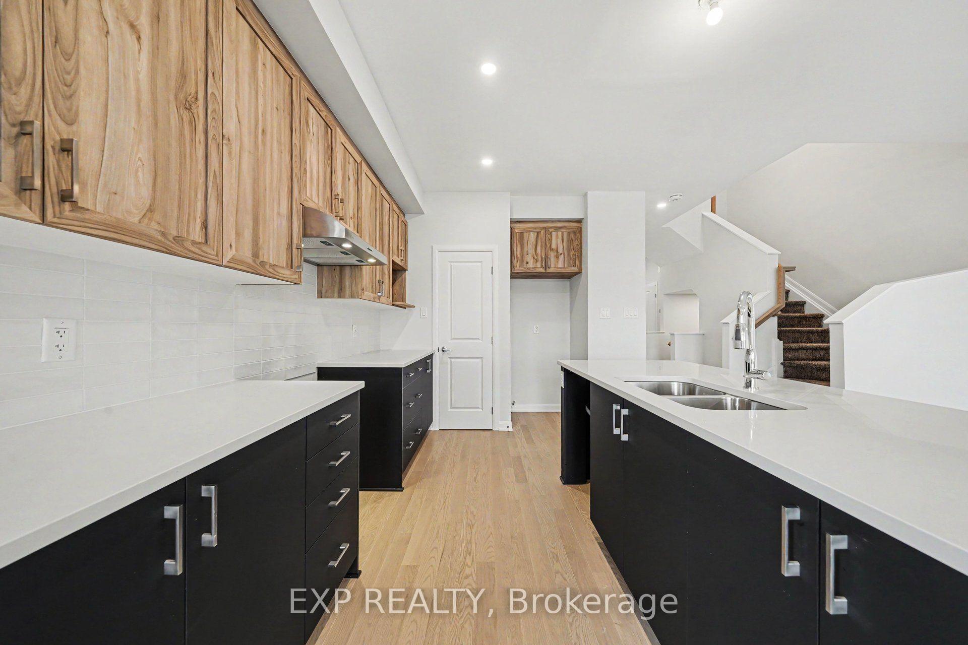 Photo 8 of 650 Moonglade Crescent, Ottawa, Barrhaven - Half Moon Bay — HOMEH