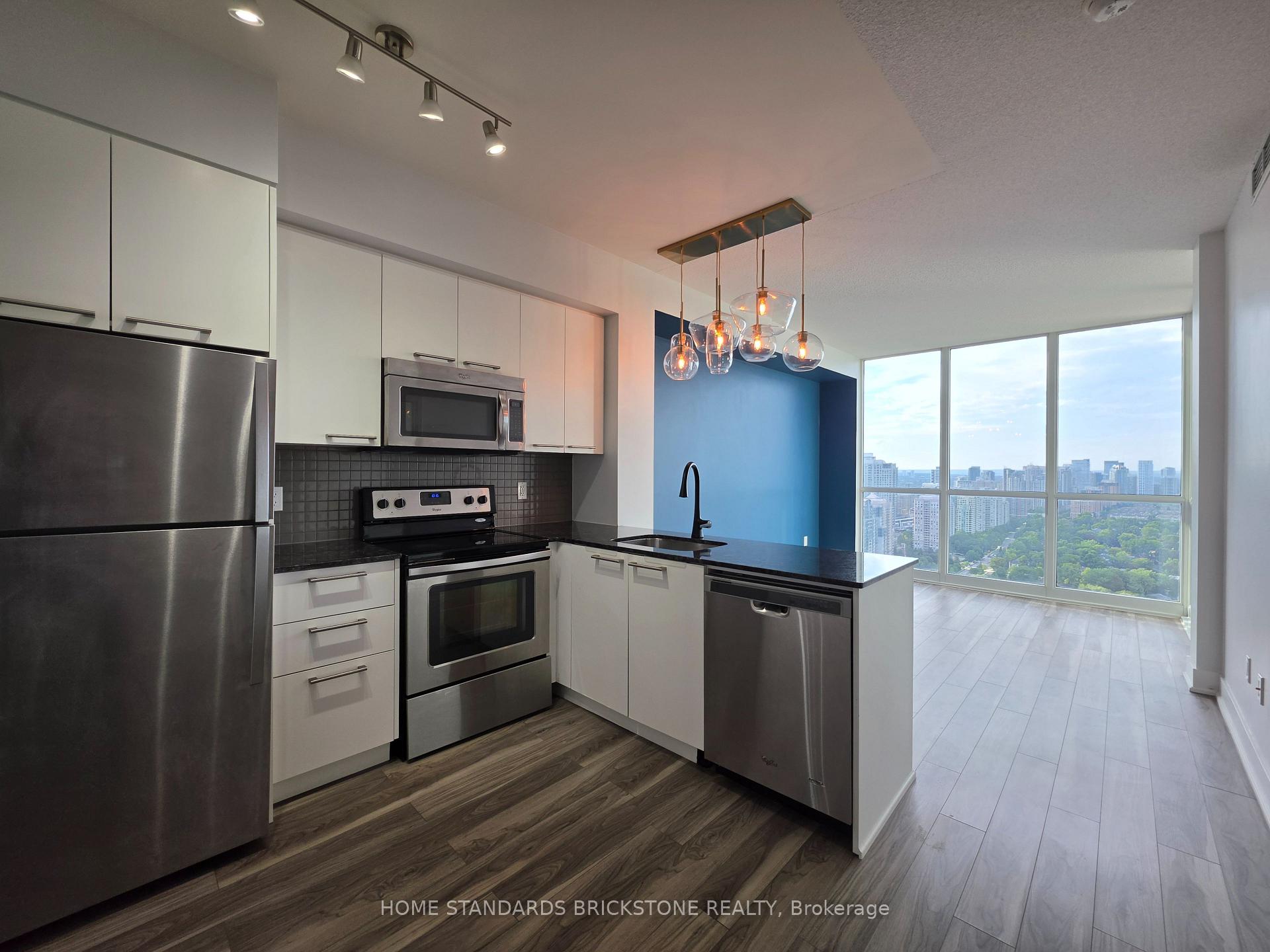 Photo 5 of Unit 3508, 88 Sheppard Avenue E, North York, Willowdale East — HOMEH