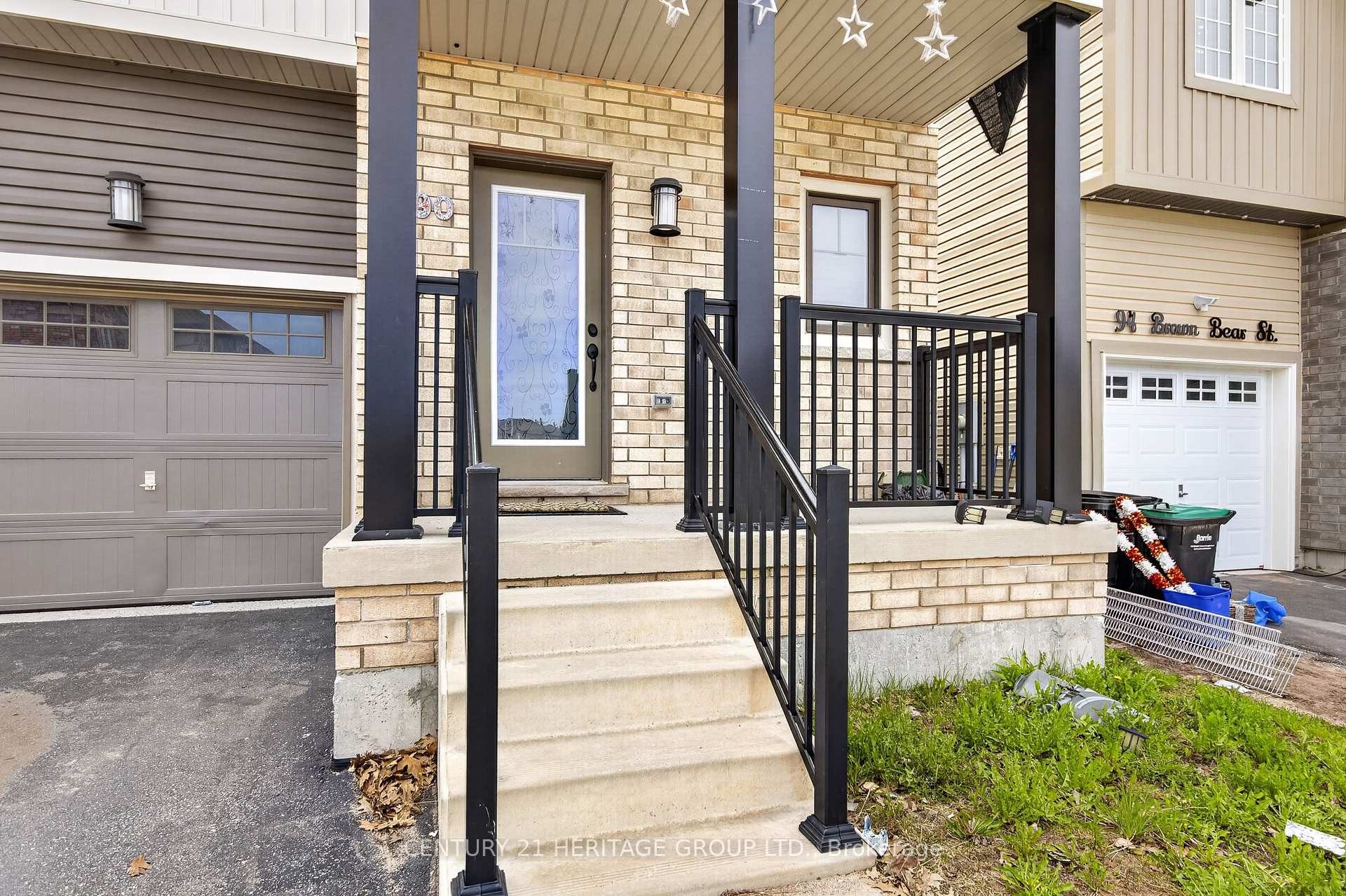 Photo 3 of 90 Brown Bear Street, Barrie, Rural Barrie Southwest — HOMEH