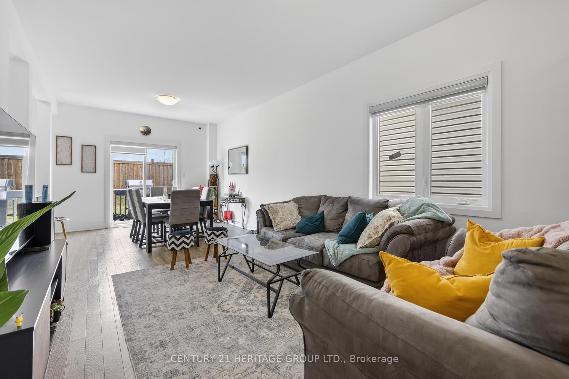 Photo 8 of 90 Brown Bear Street, Barrie, Rural Barrie Southwest — HOMEH