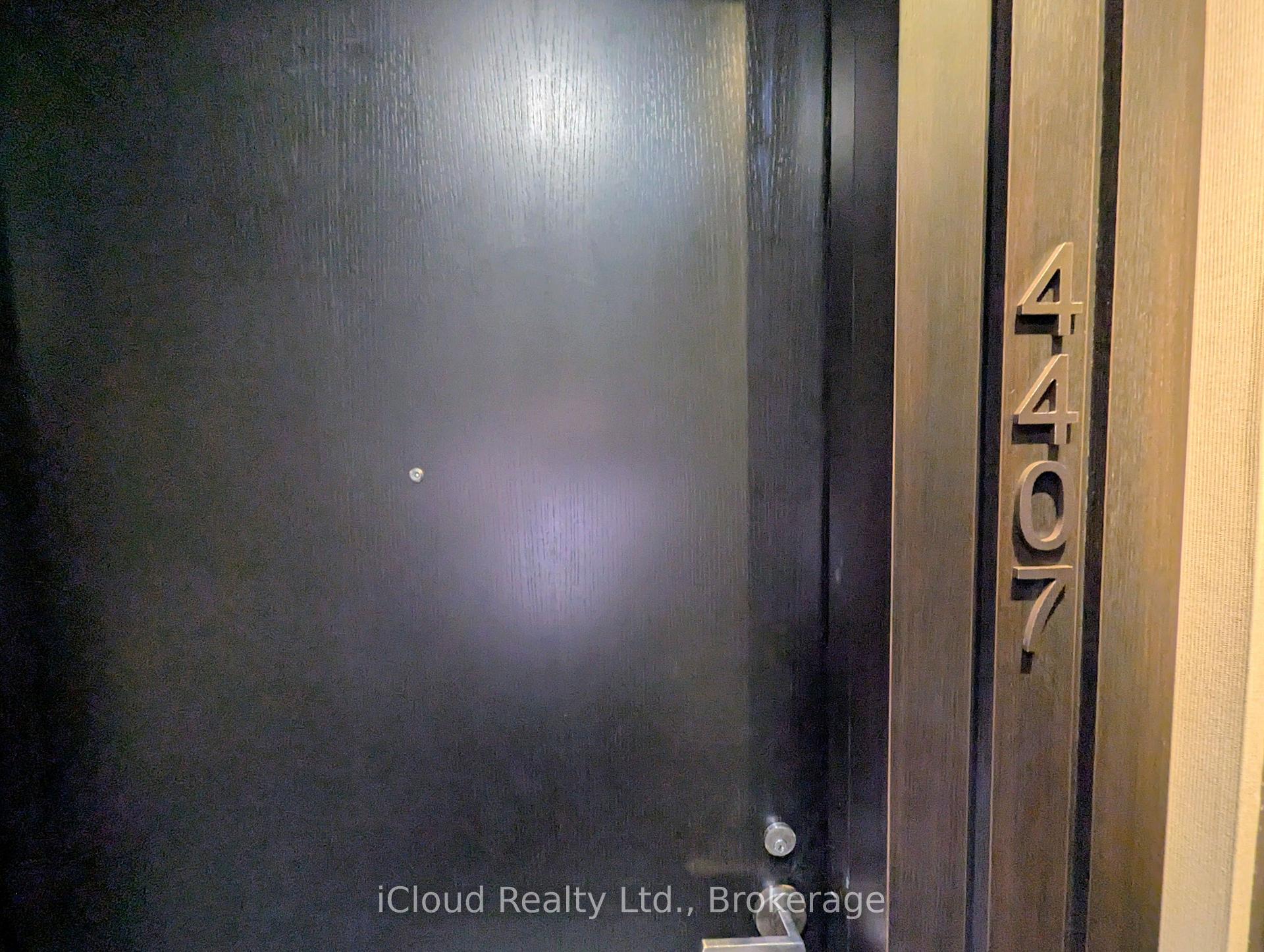Front of Unit 4407, 501 Yonge Street