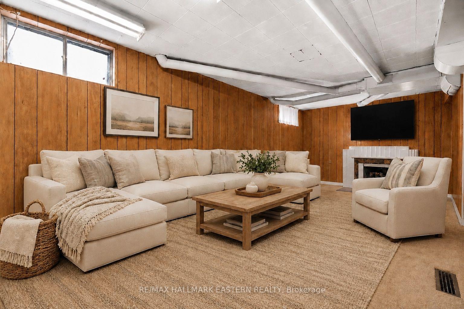 Photo 43 of 1932 Sherbrooke Street W, Peterborough, Monaghan Ward 2 — HOMEH