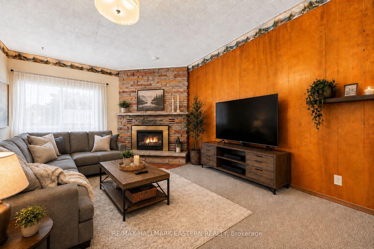 Photo 45 of 1932 Sherbrooke Street W, Peterborough, Monaghan Ward 2 — HOMEH