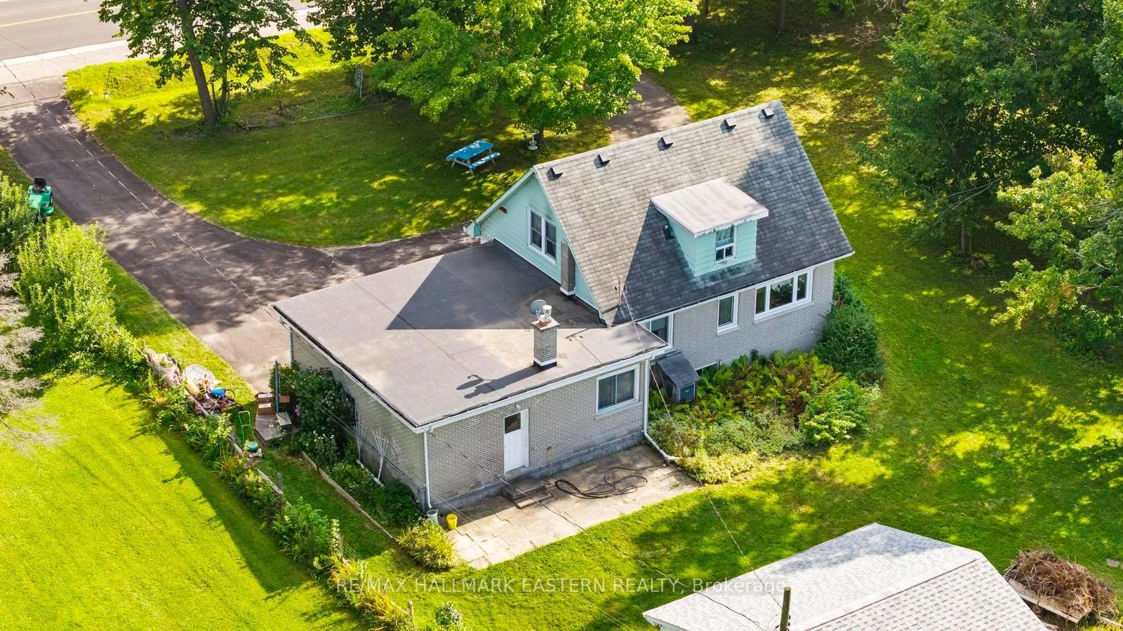 Photo 42 of 1932 Sherbrooke Street W, Peterborough, Monaghan Ward 2 — HOMEH