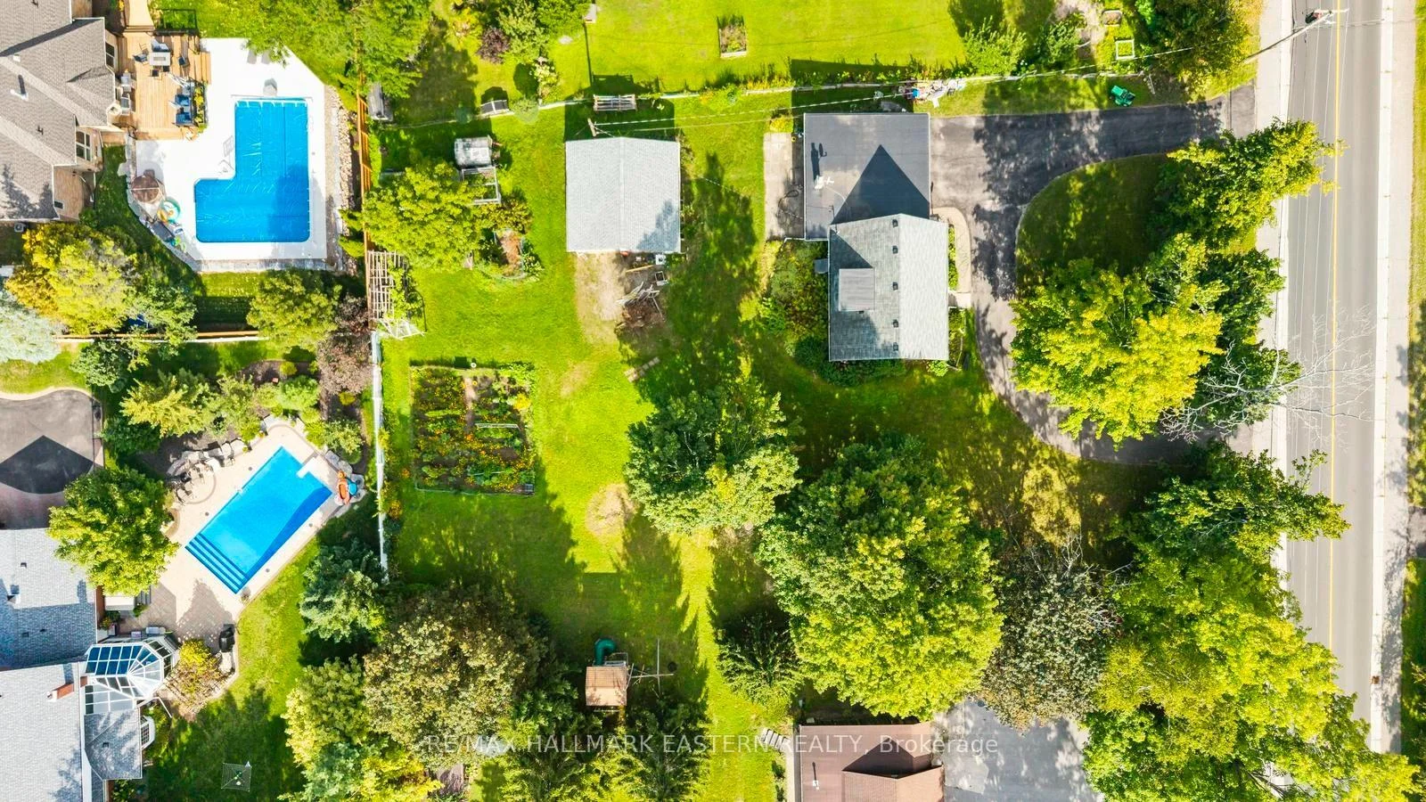 Photo 47 of 1932 Sherbrooke Street W, Peterborough, Monaghan Ward 2 — HOMEH