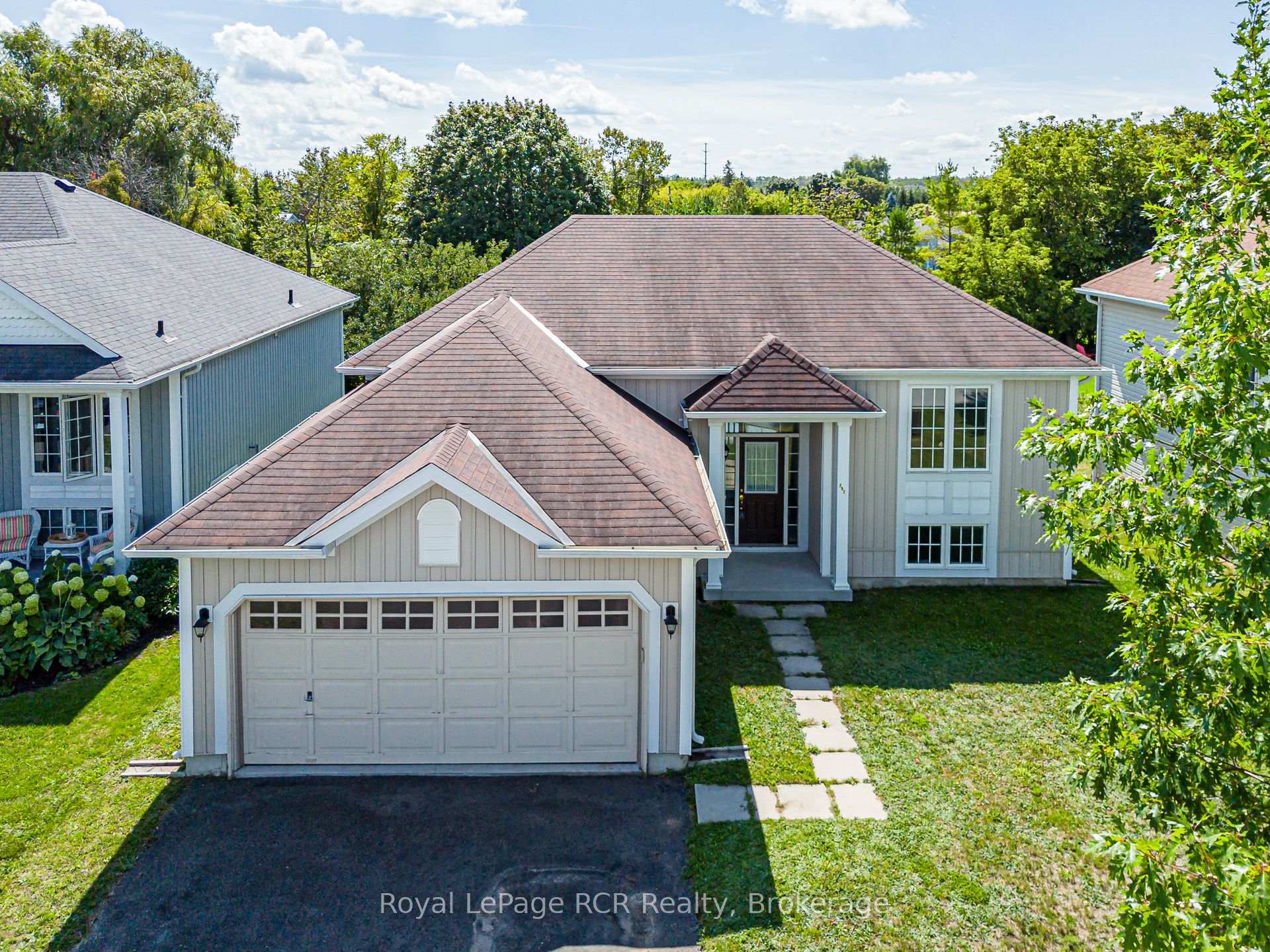 Photo 3 of 252 Spruce Street, Clearview, Stayner — HOMEH