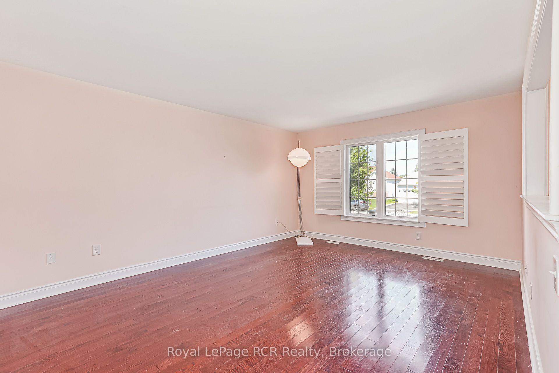 Photo 12 of 252 Spruce Street, Clearview, Stayner — HOMEH