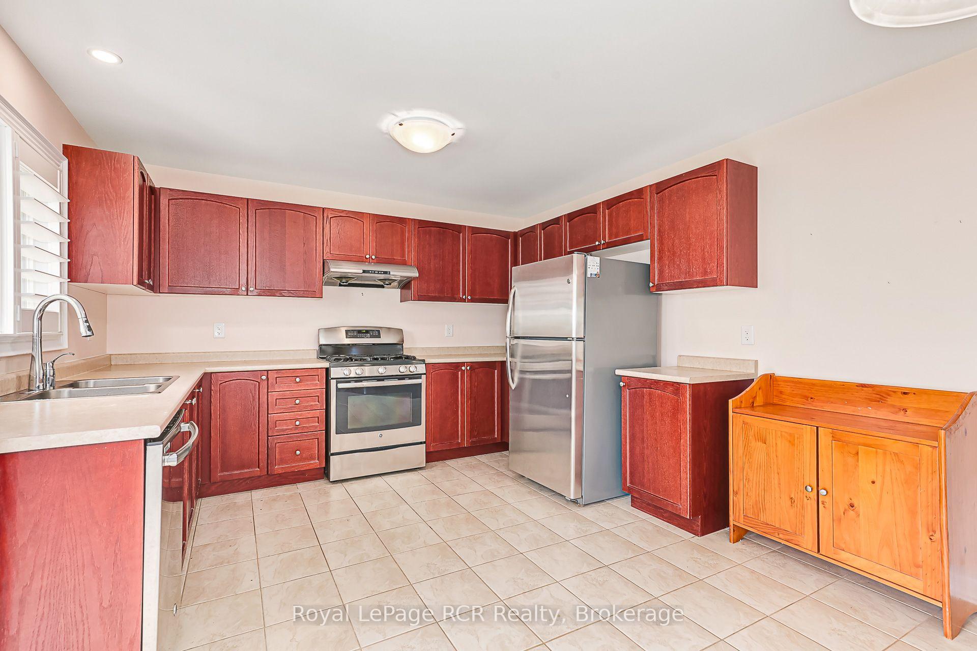 Photo 15 of 252 Spruce Street, Clearview, Stayner — HOMEH