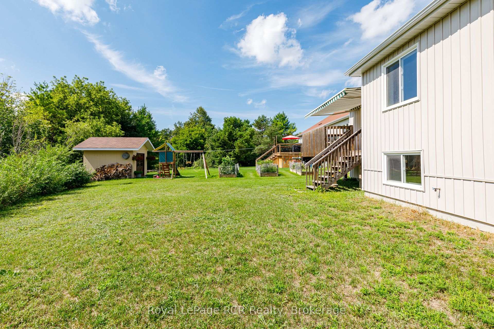 Photo 36 of 252 Spruce Street, Clearview, Stayner — HOMEH