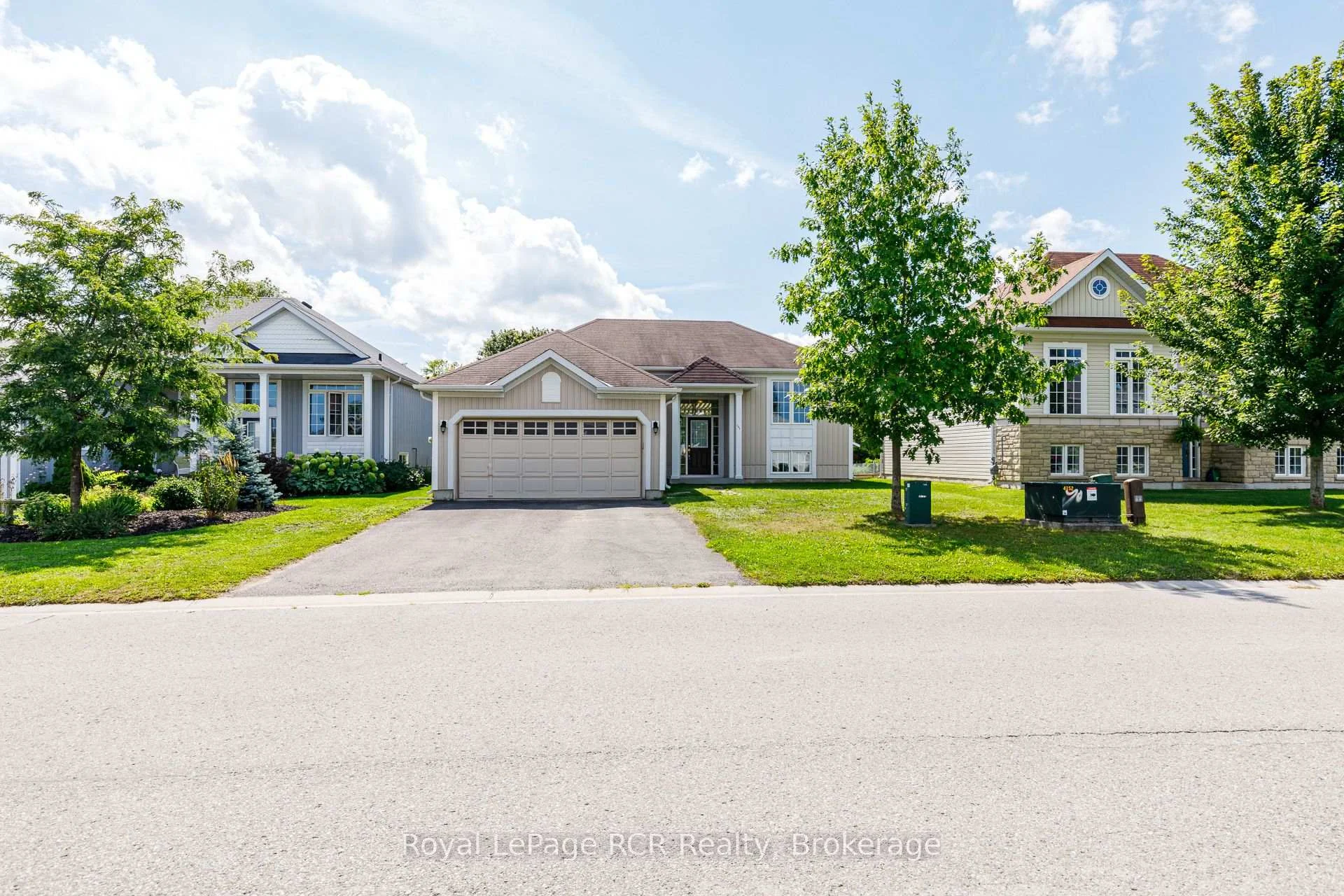 Photo 2 of 252 Spruce Street, Clearview, Stayner — HOMEH