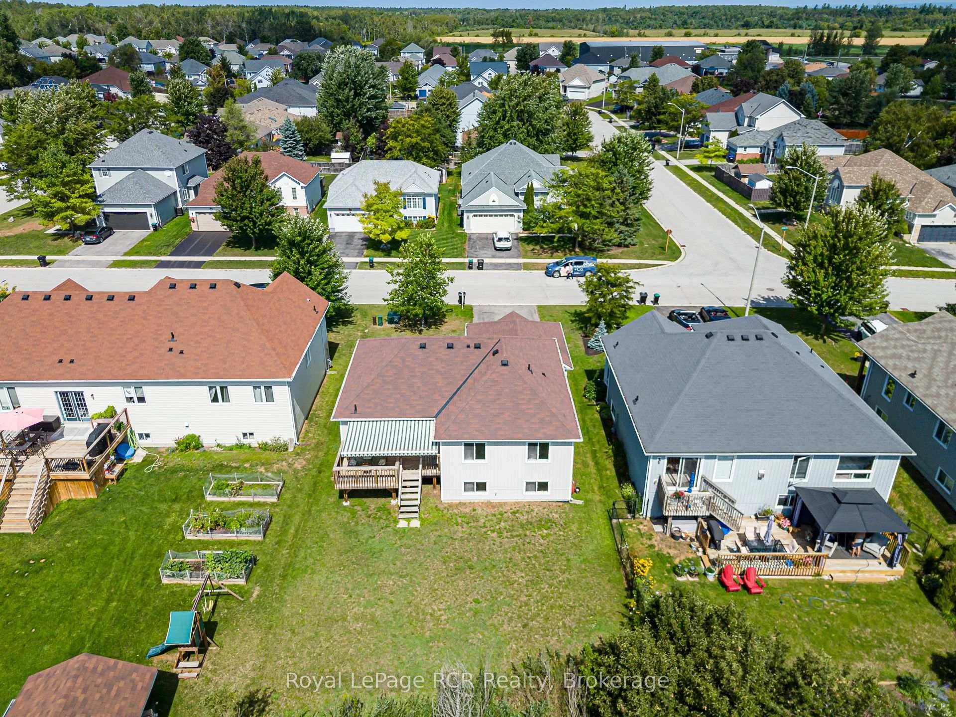 Photo 43 of 252 Spruce Street, Clearview, Stayner — HOMEH