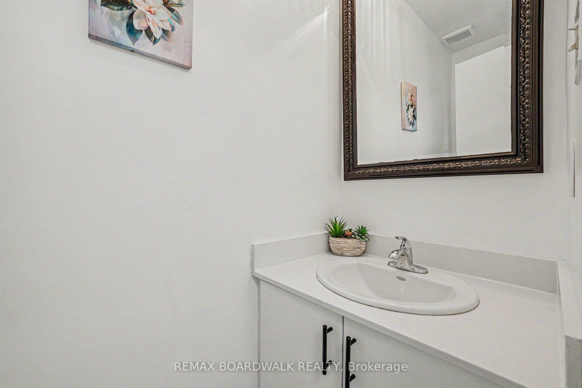 Photo 8 of 314 Valade Crescent, Ottawa, Fallingbrook/Pineridge — HOMEH