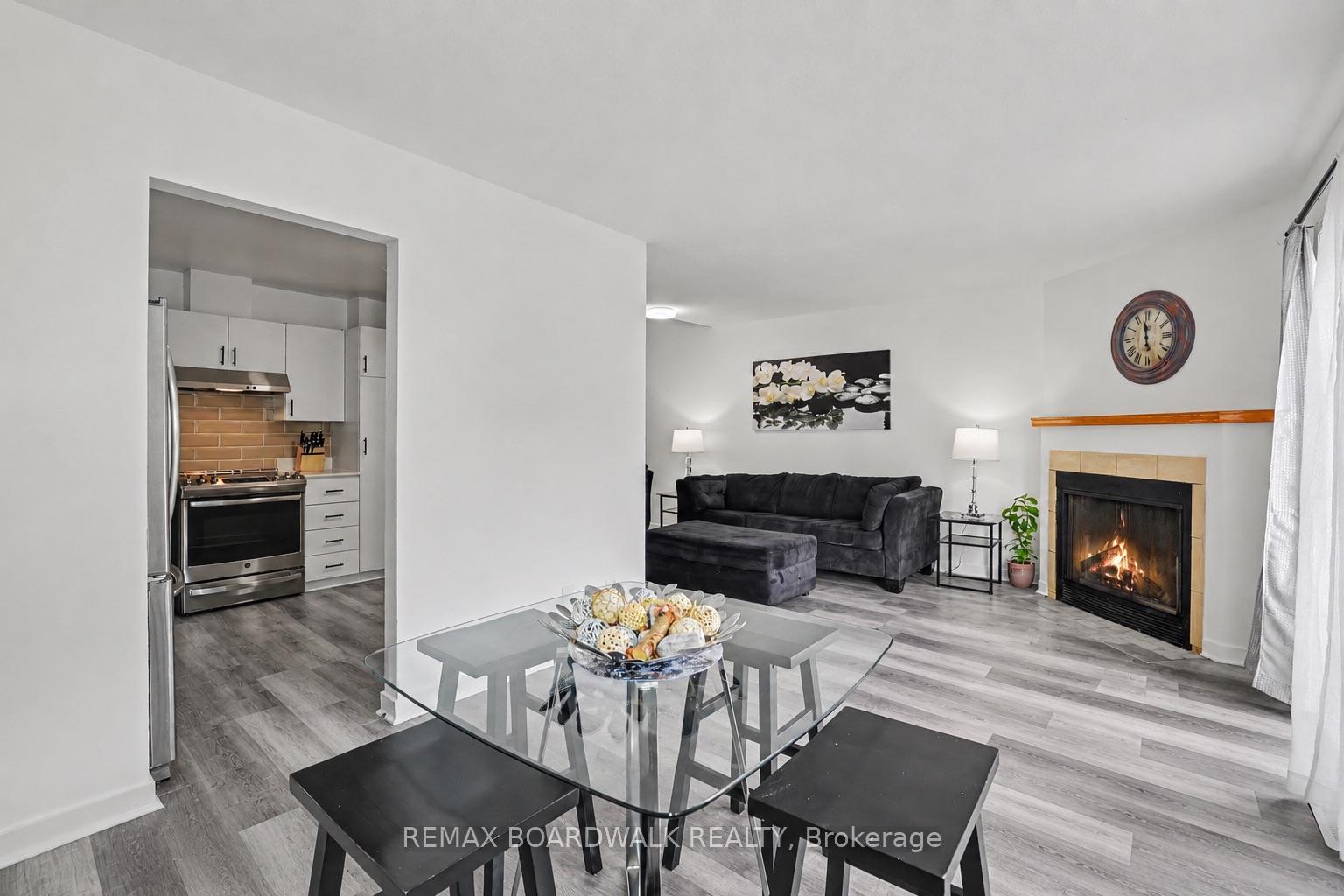 Photo 18 of 314 Valade Crescent, Ottawa, Fallingbrook/Pineridge — HOMEH