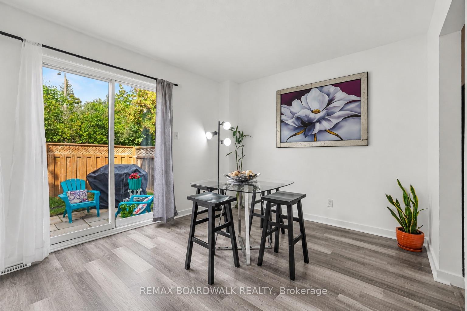 Photo 22 of 314 Valade Crescent, Ottawa, Fallingbrook/Pineridge — HOMEH