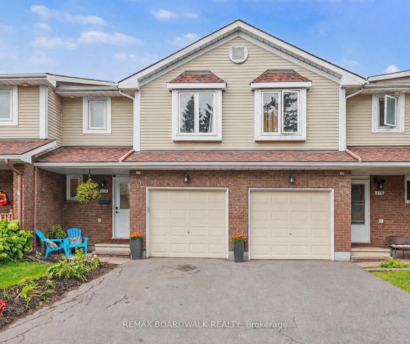 Photo 3 of 314 Valade Crescent, Ottawa, Fallingbrook/Pineridge — HOMEH